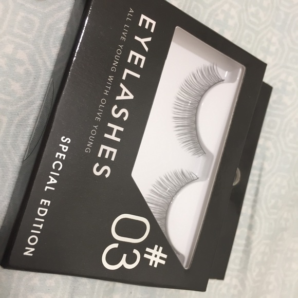 SALE Olive Young Eye Lashes - Picture 3 of 4